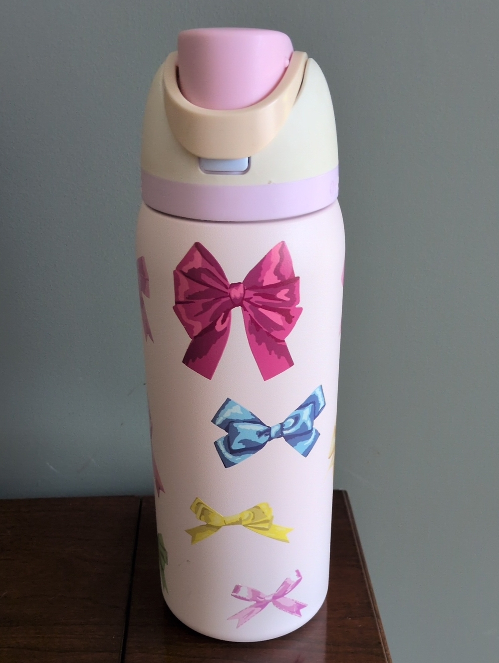 Owala 32oz. Freesip Girlhood Pink Bow Urban Outfitters Collab SS Water Bottle - Picture 2 of 9